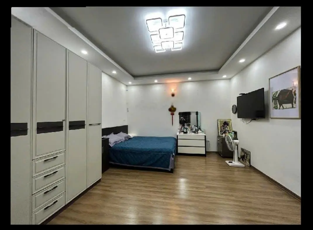 Siêu phẩm Kim Mã, 50m ra phố, nhà đẹp dân xây, DT: 56m2, 4T, giá: 11.95 tỷ