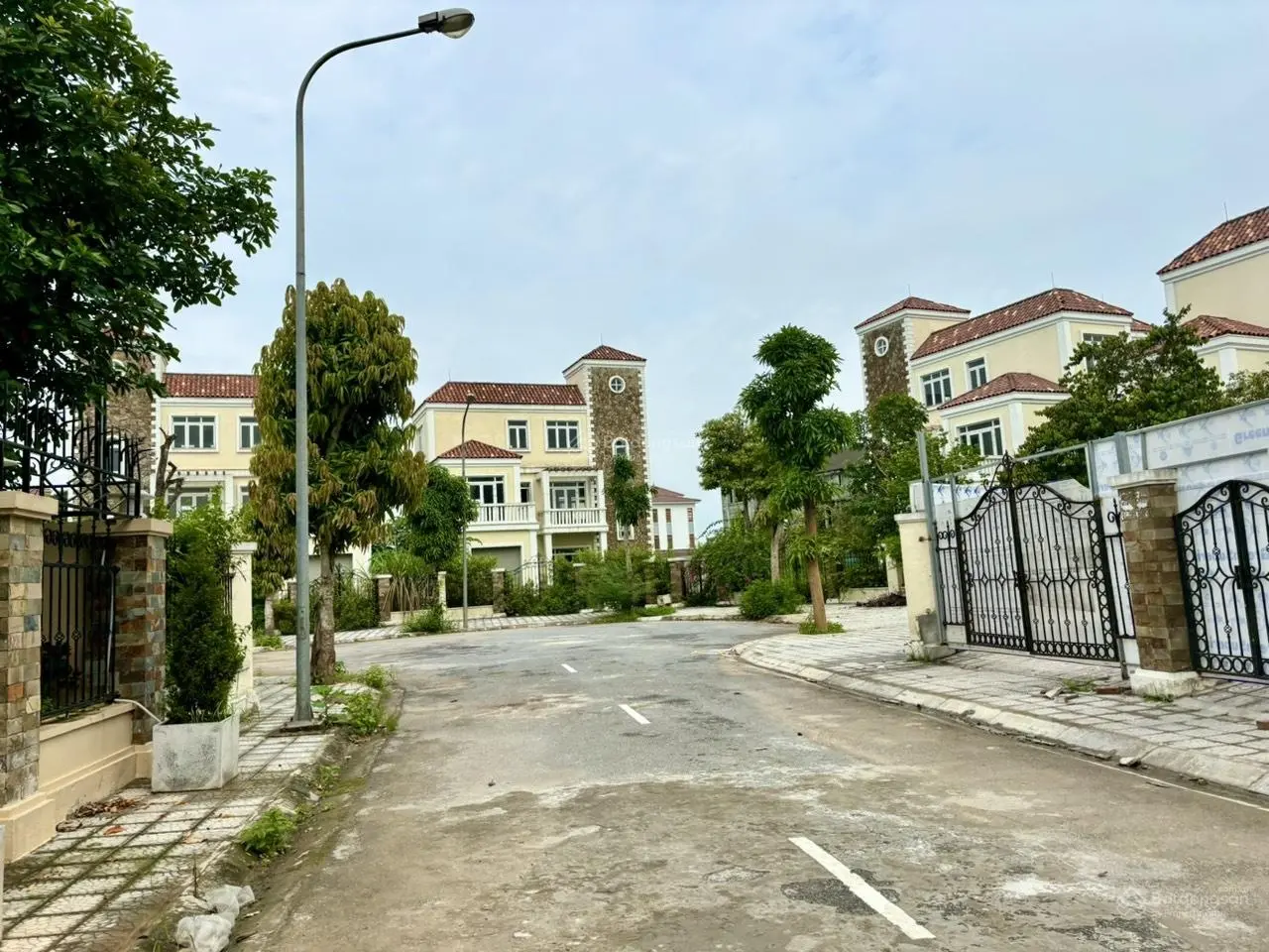 Bán biệt thự view được hồ điều hòa tại khu đô thị Nam An Khánh - 593m2, giá chỉ 100 triệu/m2