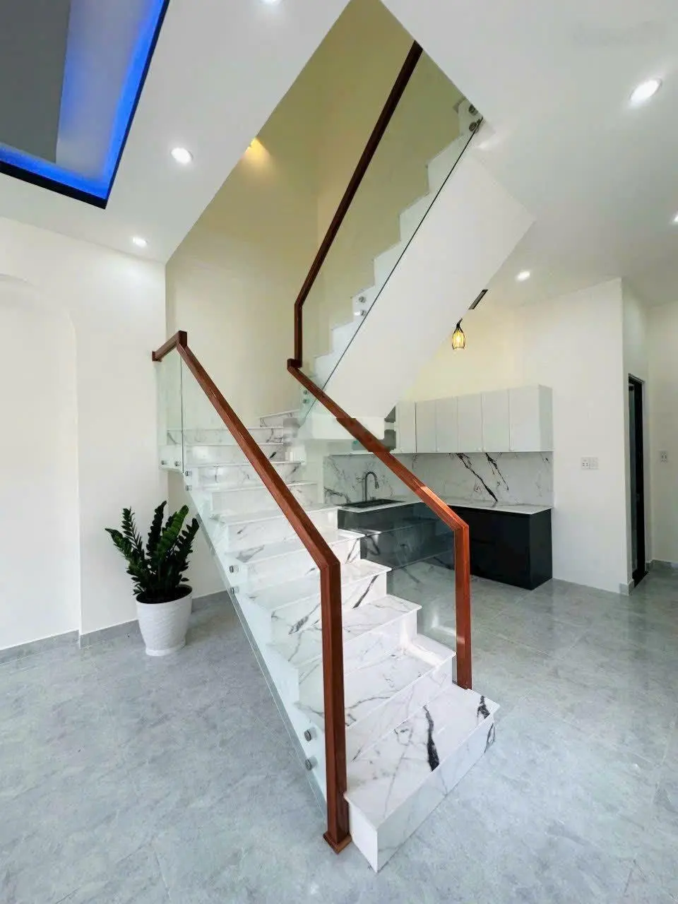 Bán nhà mới 3 tầng tại Vĩnh Ngọc (cạnh khu đô thị Vĩnh Điềm Trung) Nha Trang