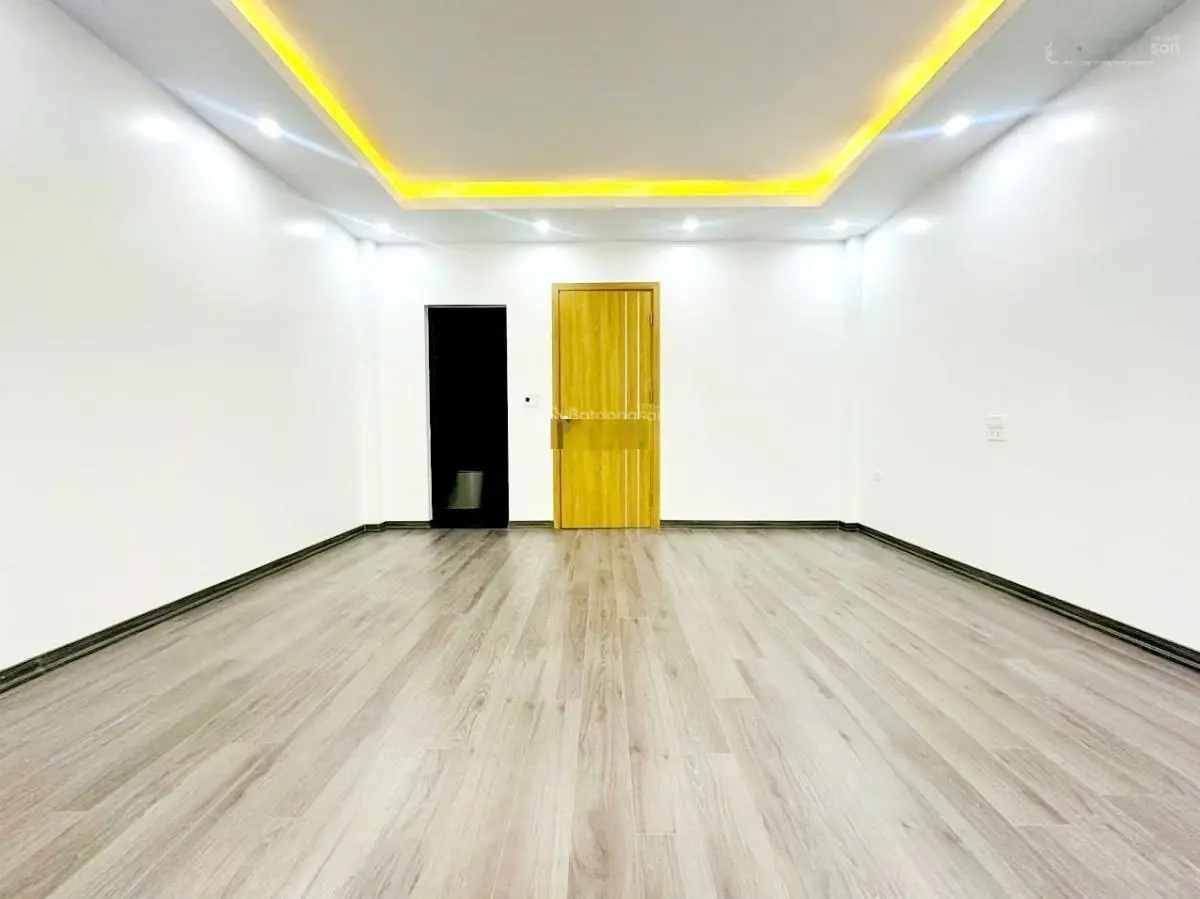 Tứ liên 37m 5 tầng xây mới thang máy thông sàn 2 mặt thoáng trước sau mặt tiền 4.8m sổ đỏ vuông