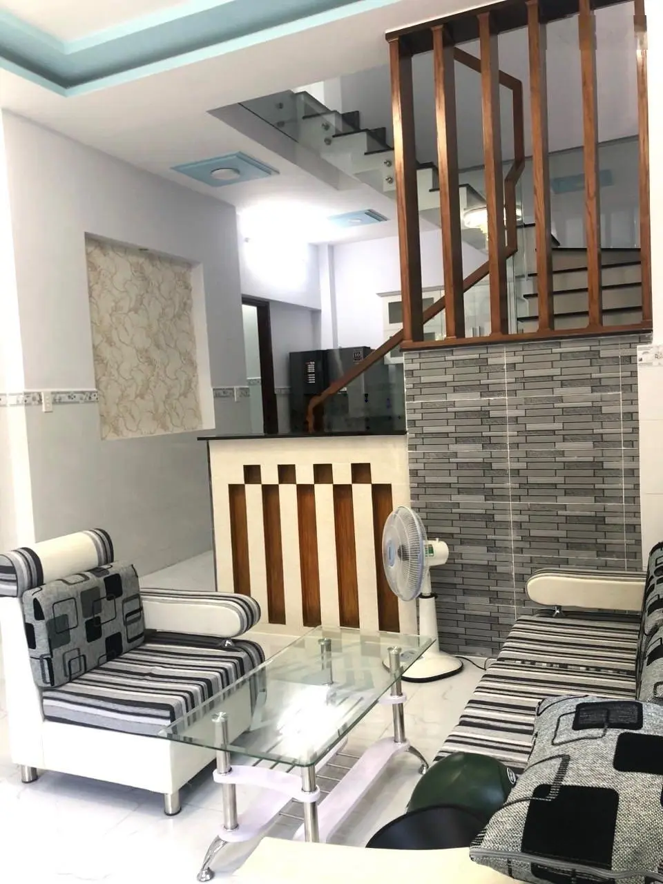 Bán nhà 5,7 tỷ cách Huỳnh Tấn Phát chỉ 50m, P. Tân Thuận Đông, Quận 7, DT: 4,52 x 12m (nở hậu 11m)