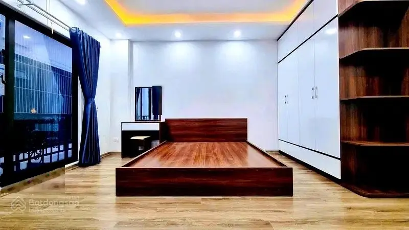 Bán nhà Bùi Xương Trạch, Thanh Xuân, DT 35m2 x 5T, MT 4m, 30m ra mặt phố, giá 6,6 tỷ