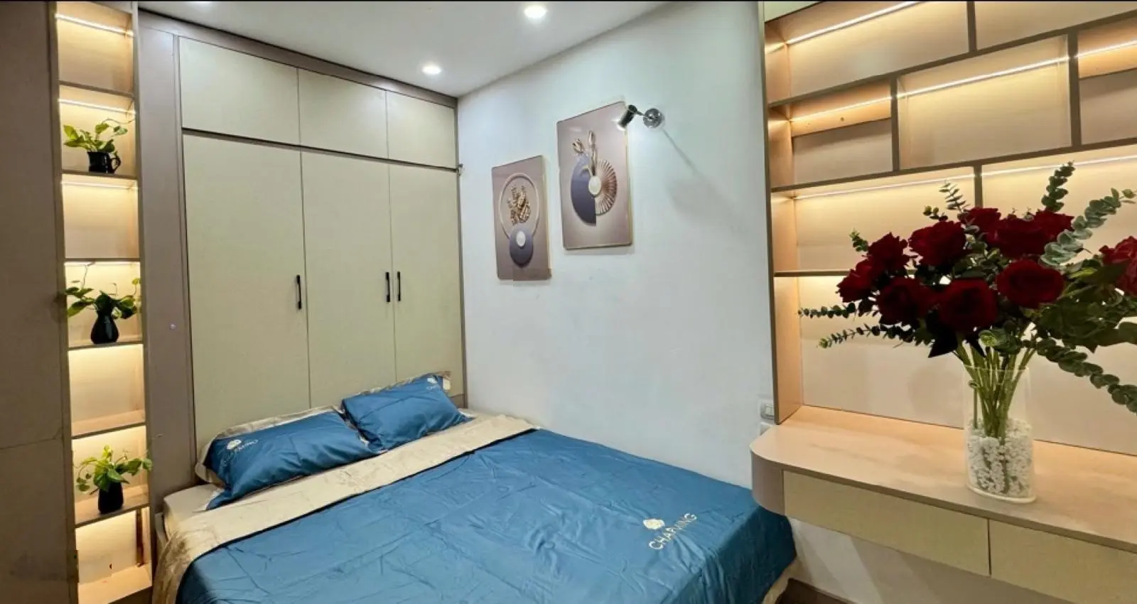 Bán C.C B3 Nguyễn Khánh Toàn 55m2 , 2PN , tặng nội thất xịn, ở ngay, giá 3,68 tỷ