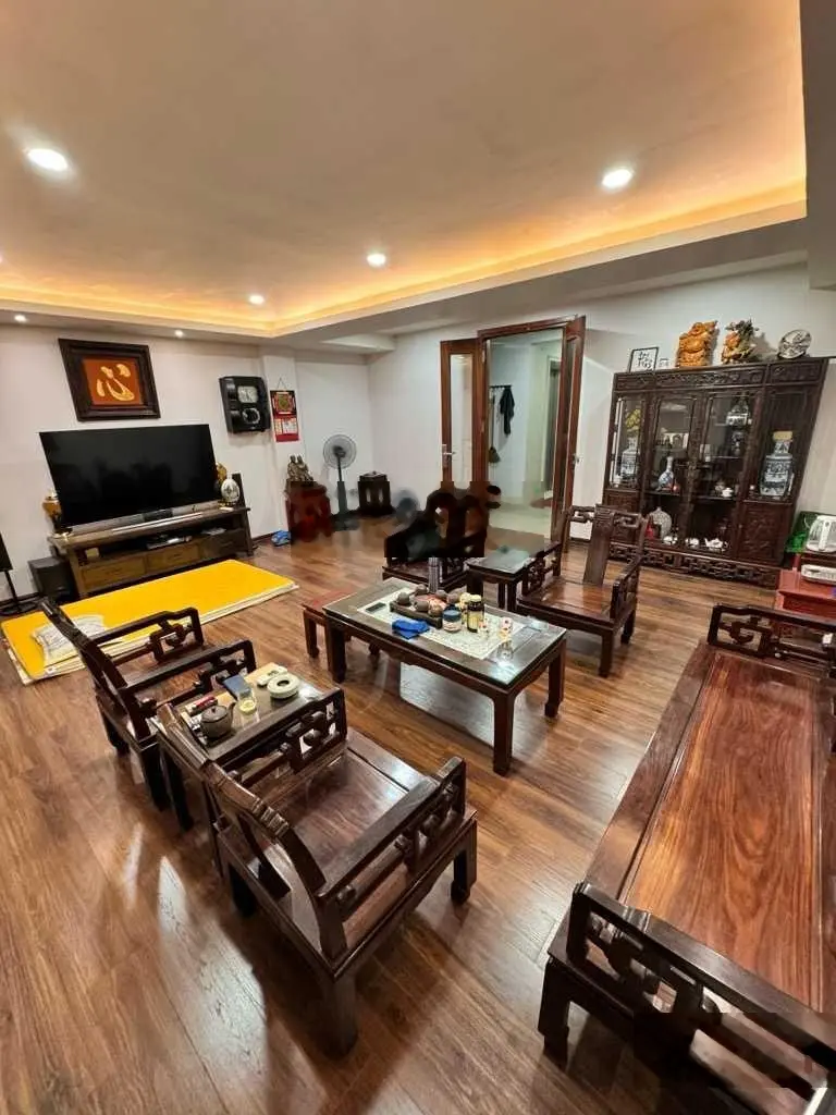 Bán nhà phố Cát Linh - Hào Nam ôtô tránh 60m2 - 7T - MT 6m thang máy thông sàn - 20tỷ 0394 743 ***