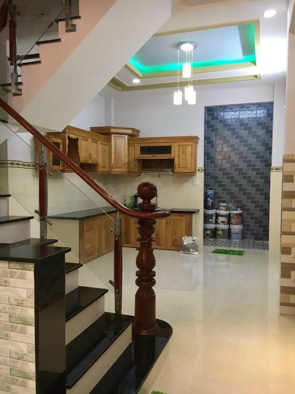 Chính chủ kẹt tiền bán gấp nhà mới xây đường 22 Lê Văn Quới, 4x14m, đúc 4 tấm hẻm 8m xe hơi vào nhà