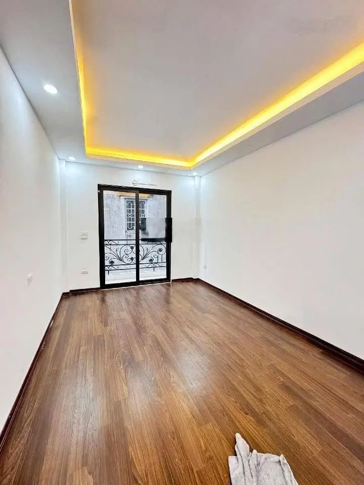Bán nhà riêng 5 tầng, 4PN, 4WC, 55m2, giá 9 tỷ tại Phố Hoàng Cầu, Đống Đa, Hà Nội