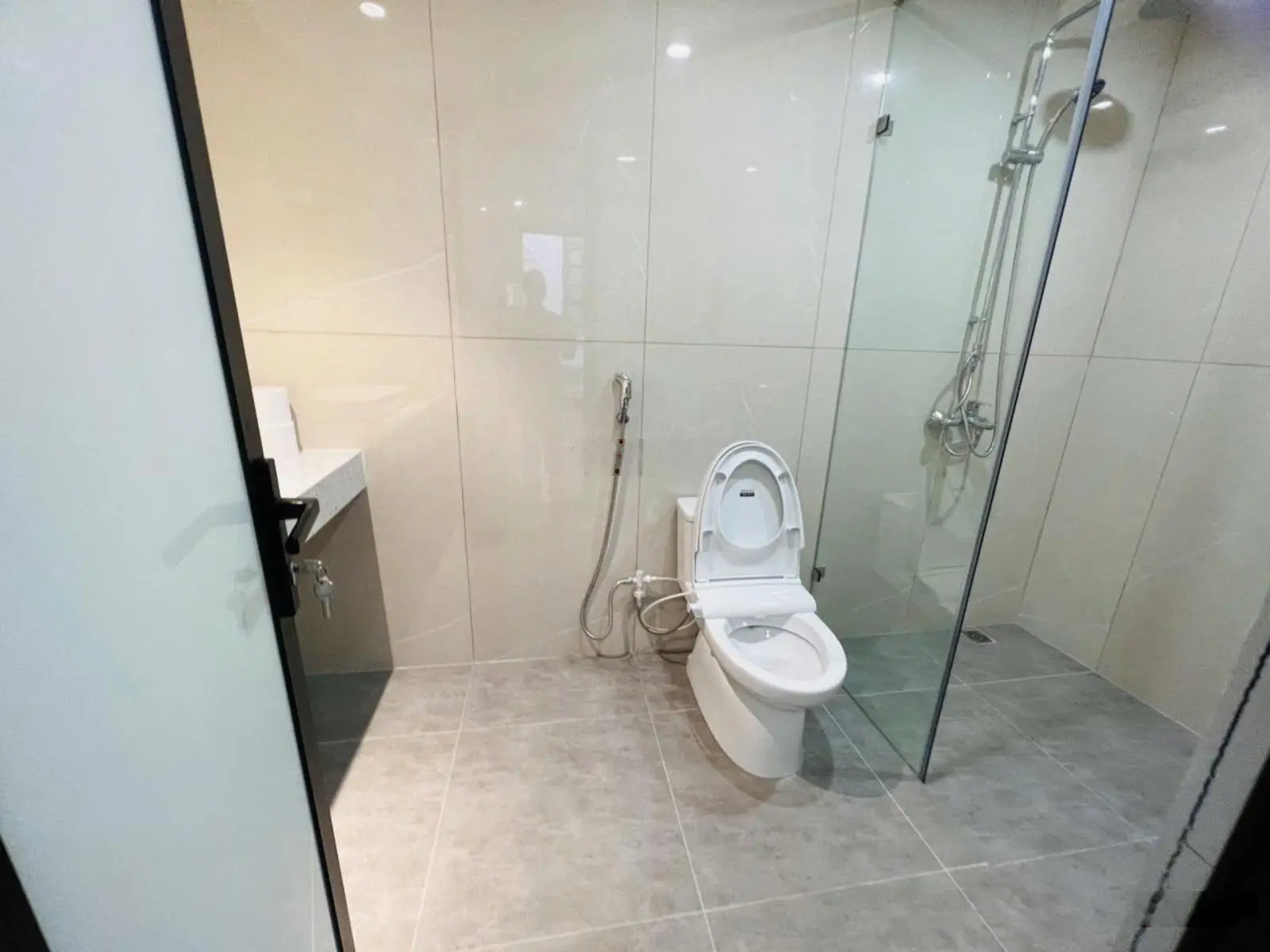 VIP - Hoàng Đạo Thành - căn hộ TT như penhouse với 2 tầng x 160m - giá siêu tốt