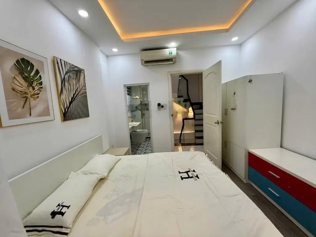 Nhà mới đẹp - HXH - sát MT Phan Xích Long - sổ mới đẹp vuông vức