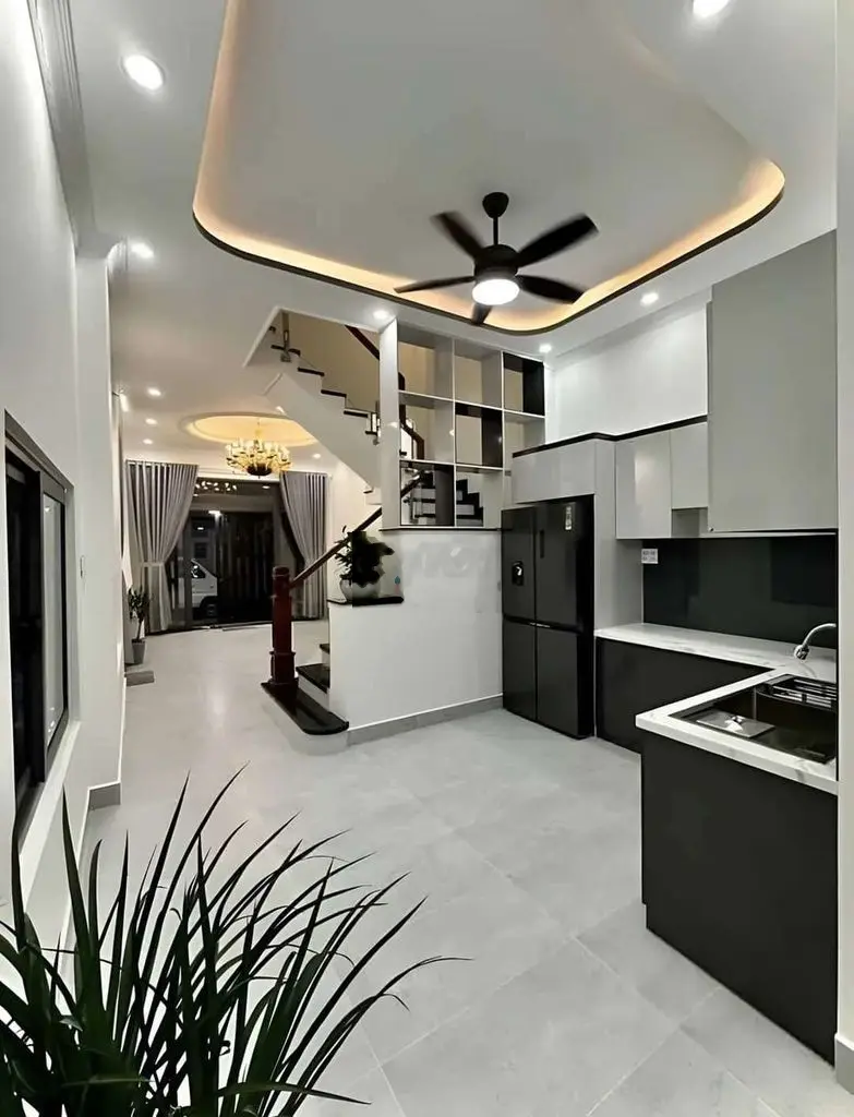 Kẹt tiền bán gấp nhà đường Phan Xích Long, Quận Phú Nhuận. Giá 2tỷ650