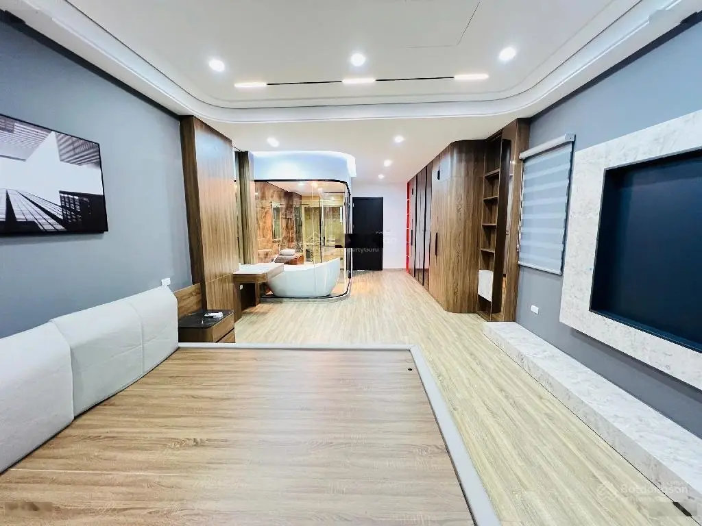 Nguyên Văn Cừ Long Biên, lô góc, 69m2 7 tầng TM, gara ô tô. Nội thất Gô tiền tỷ. Giá 16,8tỷ