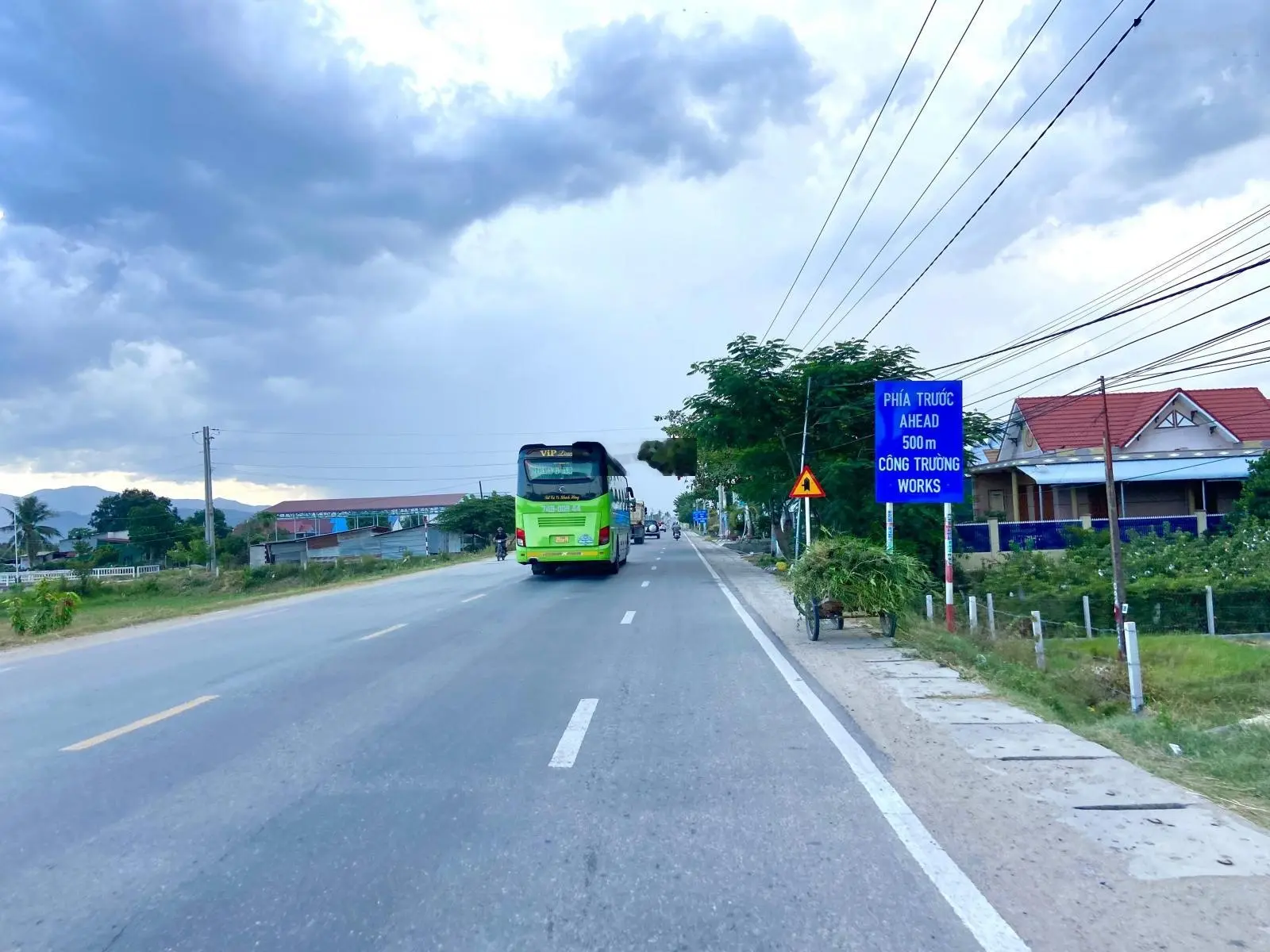 Nút giao cao tốc Cam Lâm Vĩnh Hảo. Mặt QL27A, 20x50m sân bay Thành Sơn 5km, QL1 6km, 12km tới biển