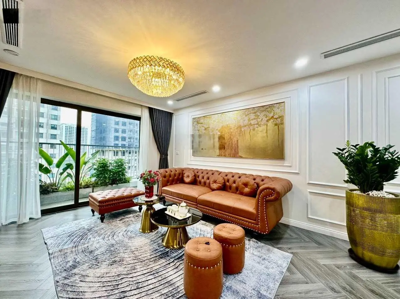 Chính chủ bán căn 3 phòng ngủ 122m2 tại Diamond Flower Tower full đồ, ban công Đông Nam sổ đỏ
