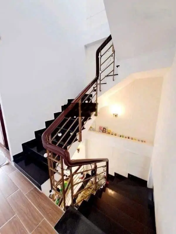 Quận 7 nhà 3 tầng mặt tiền hẻm xe hơi 50m2 giá chỉ 6,5 tỷ