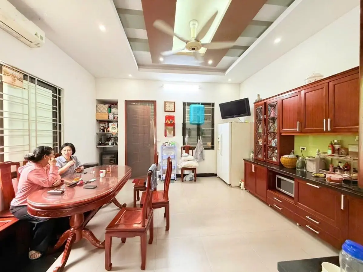 Bán nhà chùa láng đống đa, ngõ thông, kinh doanh, ô tô vào nhà, cách phố 30m, 49m2, 4 tầng, 15.3 tỷ