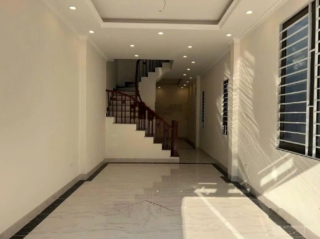 Bán nhà đẹp phố trạm long biên hà nội 80m2