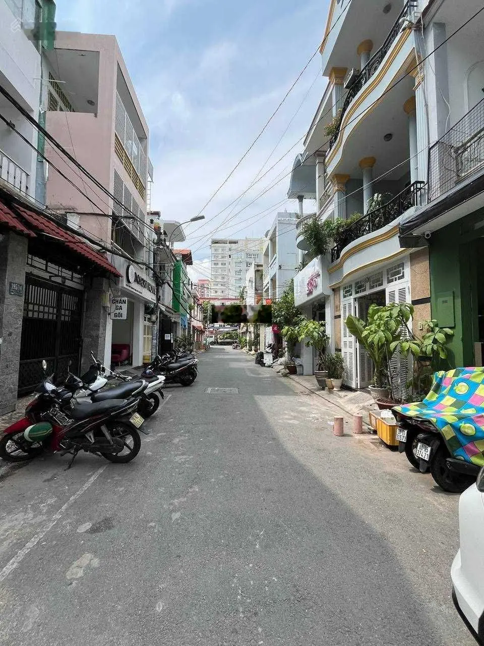 Bán căn góc 2 mặt tiền đường ngay nhà ga Metro Xa Lộ Hà Nội, An Phú, Q2. DT 8.5x18. Giá 24.5 tỷ