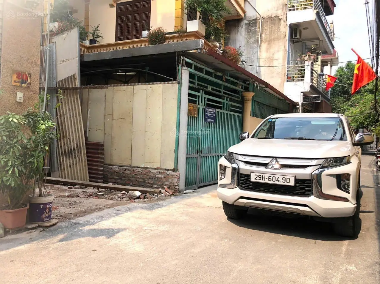 Nhà Thượng Thanh 33m2 x 5 tầng, xây 2 năm, siêu đẹp, ở ngay, nhỉnh 4 tỷ 0976285499