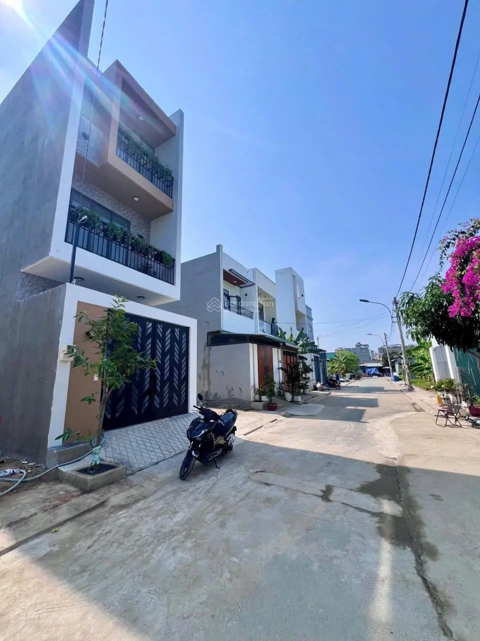 Bán Nhà 1trệt, 2lầu hẻm 47 Trường Lưu, P. Long Trường- TP. Thủ Đức.