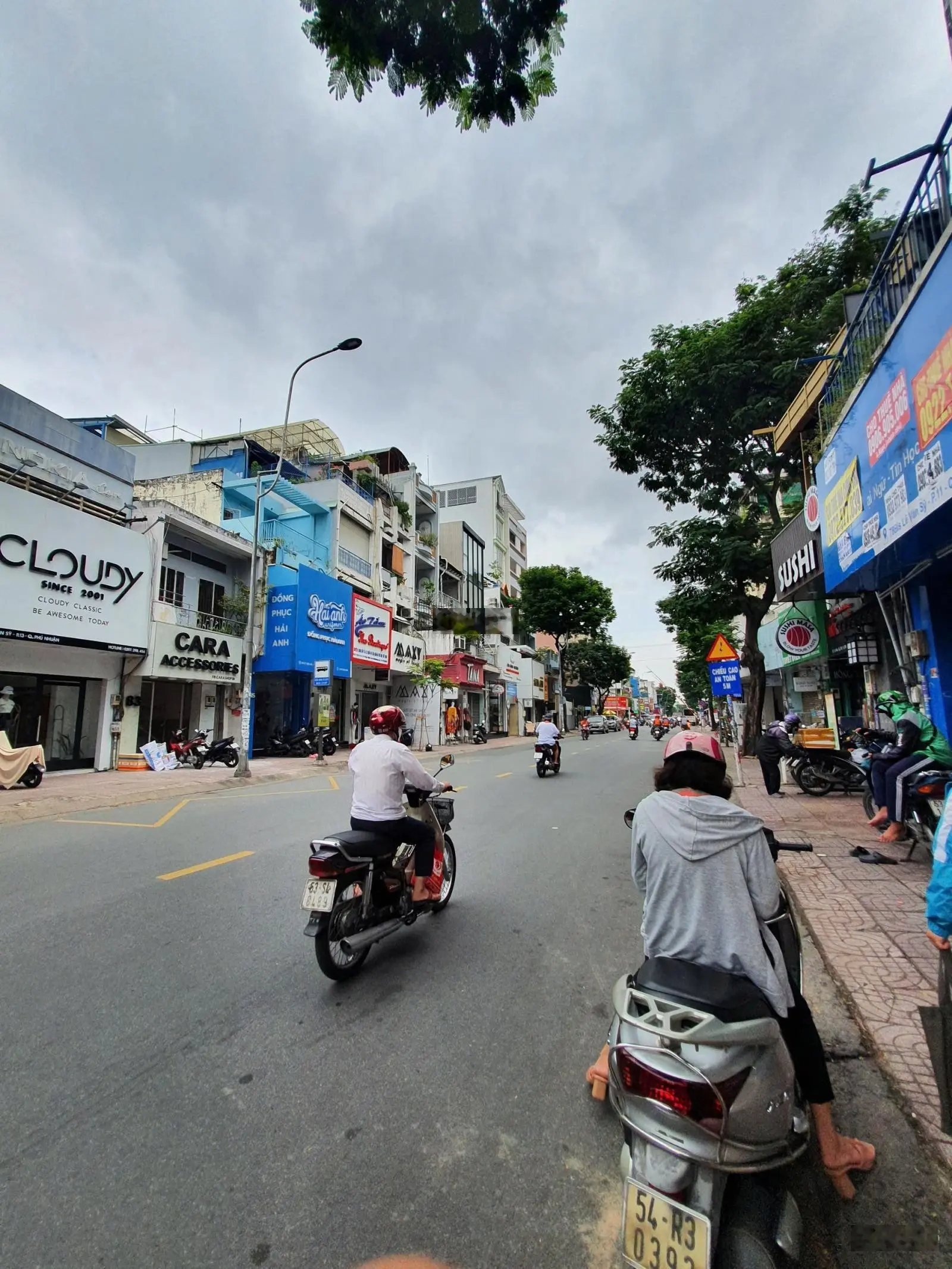 Cần bán Nhà phố MT Lê Văn Sỹ P13, Q.Phú Nhuận. DT: 4.1x24m, Gía bán 31,5 TỶ
