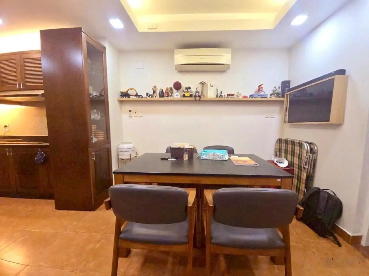 Nhà kts thiết kế - d2 - bình thạnh- xe hơi vào nhà - 4.9x10.3m - 4 tầng - full nội thất - 8 tỷ