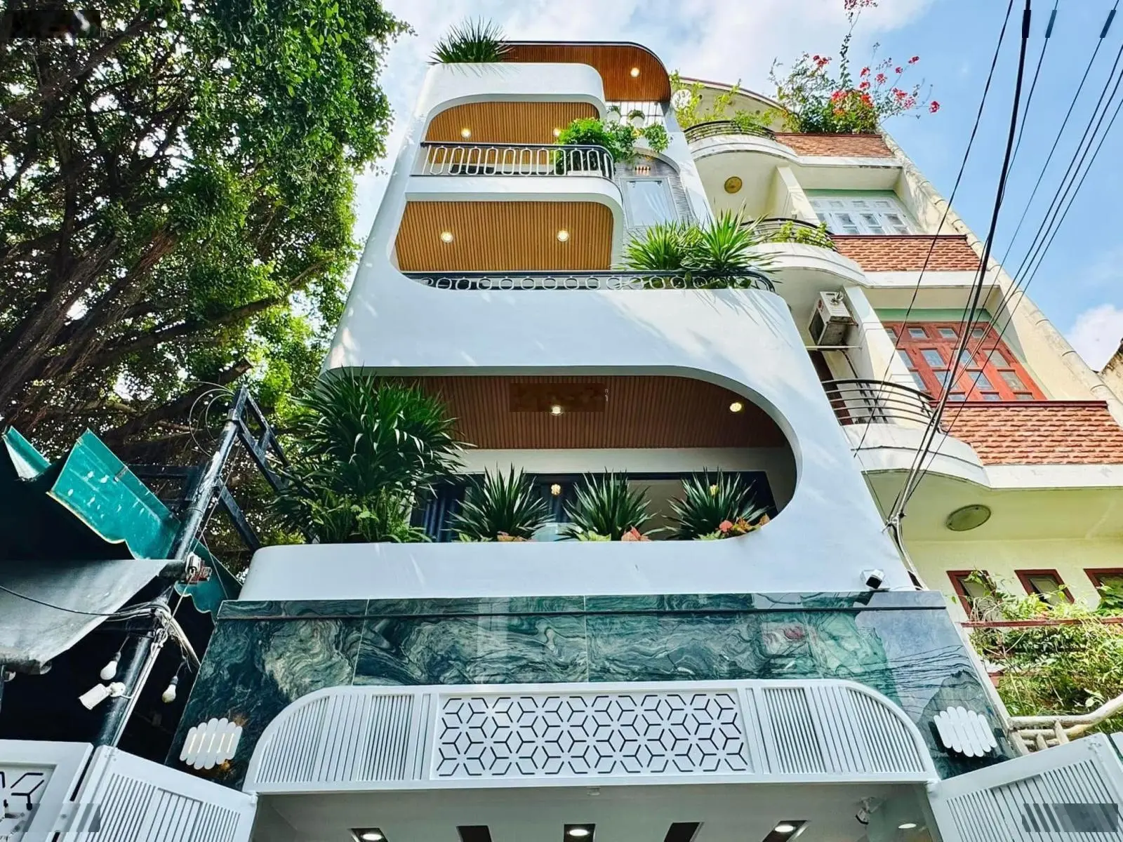 Nhà mới dọn ở liền ngay đường Quốc Hương, Q2 - Giá 3 tỷ 550 / 80m2. Sổ chính chủ. Xe hơi trong nhà