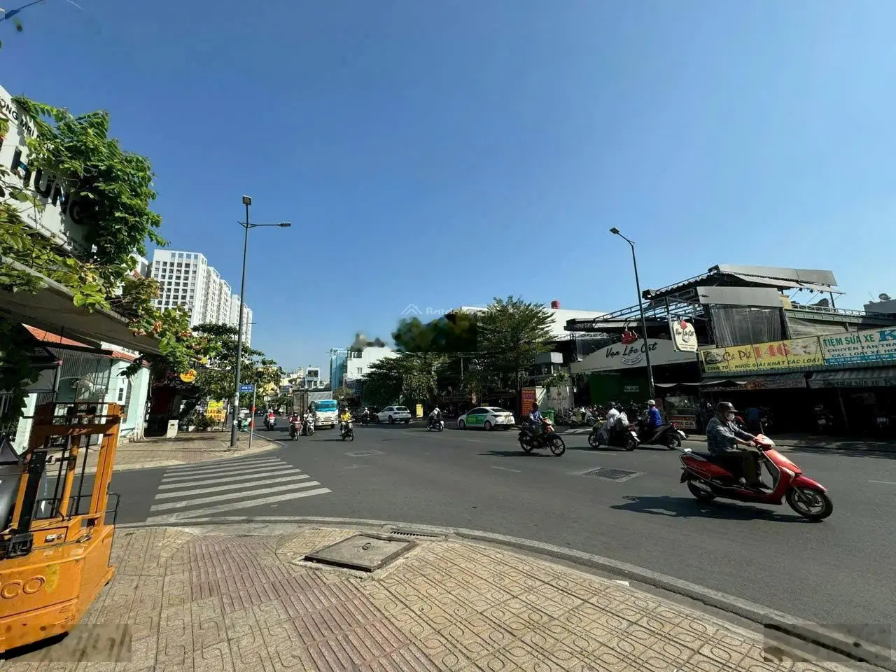 Bán Nhà cấp 4 MT Lê Thúc Hoạch, đường 20m, P Phú Thọ Hoà Quận Tân Phú