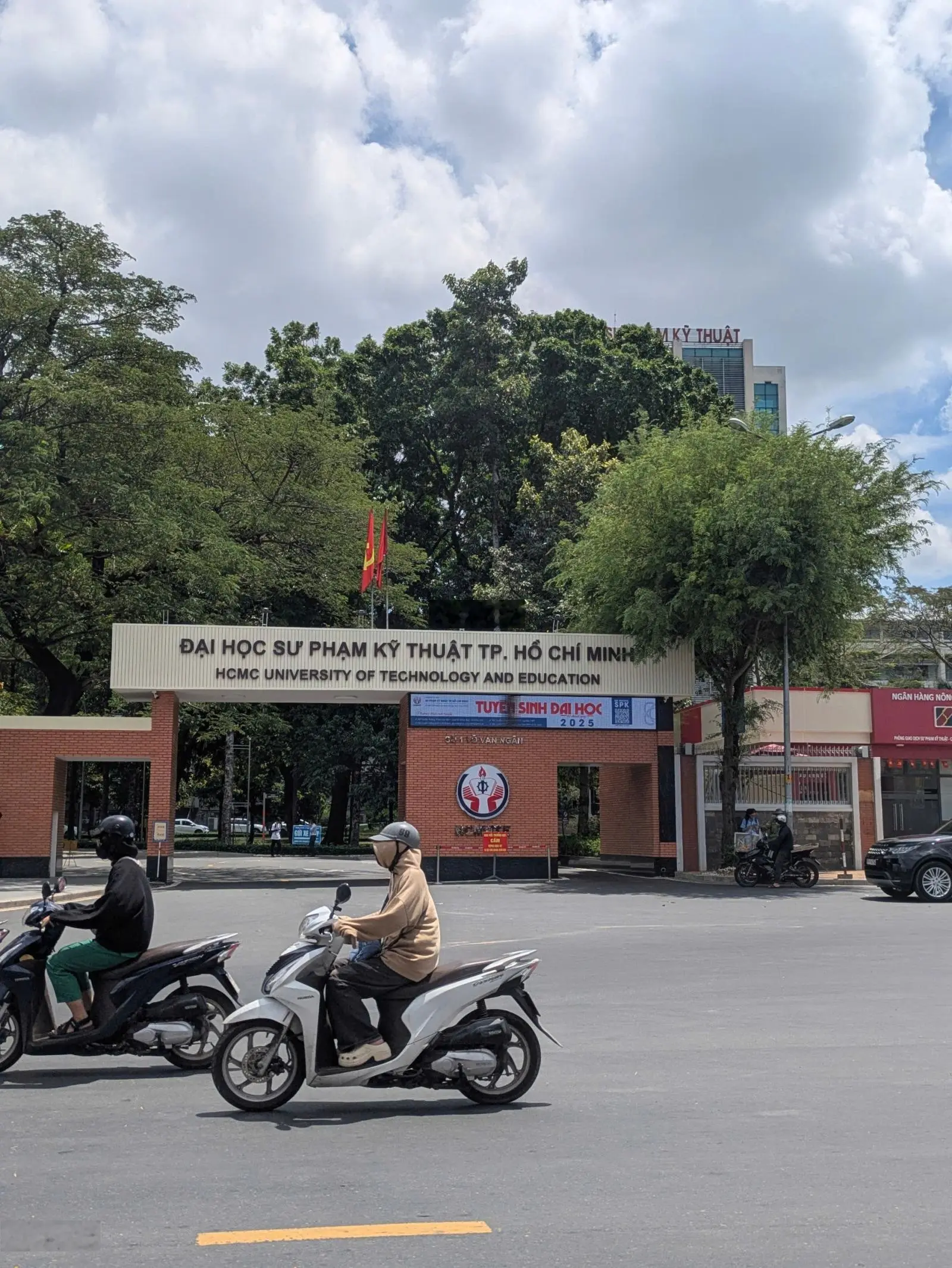 Bán nhà đẹp Trung Tâm Thủ Đức - Hoàng Diệu 2 Linh Chiểu, ngay Đại Học Sư Phạm Kỹ Thuật