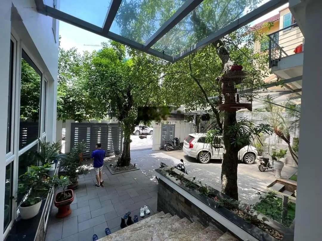 Nhà phố Võng Thị, gần hồ gần phố, mặt tiền rộng, ngõ ô tô, 170m2 giá bán 46 tỷ