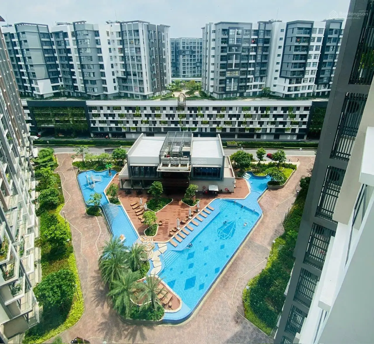 Bán căn hộ Diamond Brilliant 96m2 - View công viên - Giá full 5.350 tỷ (102%)