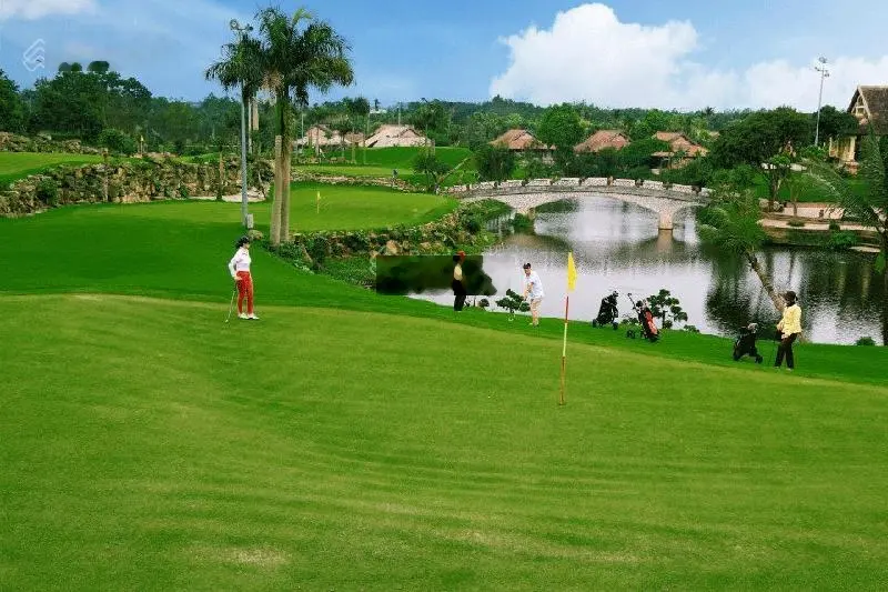 Chính chủ gửi bán biệt thự đơn lập, view hồ điều hòa, sân golf giá chỉ 230tr/m2