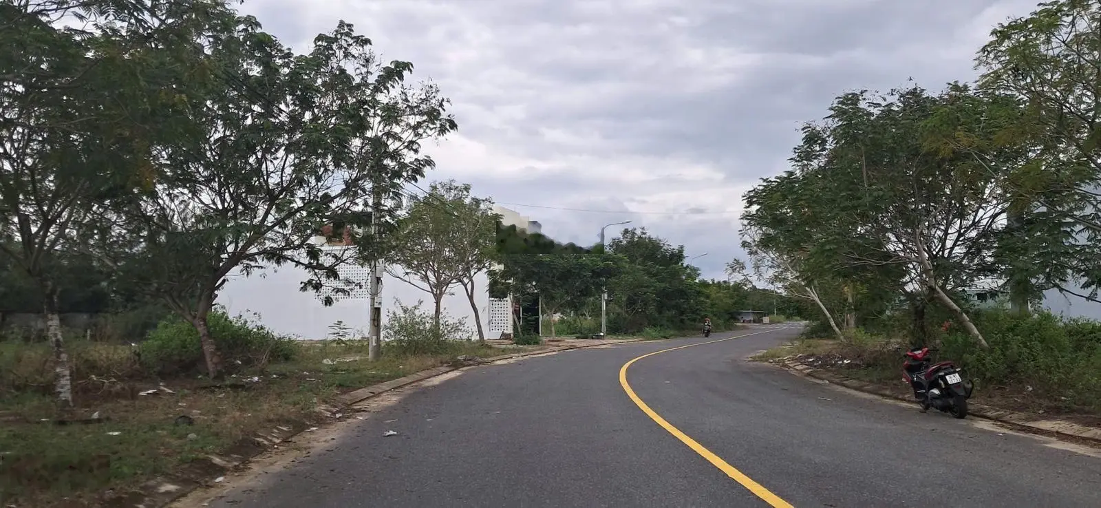 Chính chủ cần bán lô đất mặt tiền đường 10m5 đường Phan Huy Chú Điện Ngọc giá chỉ 2.65 tỷ