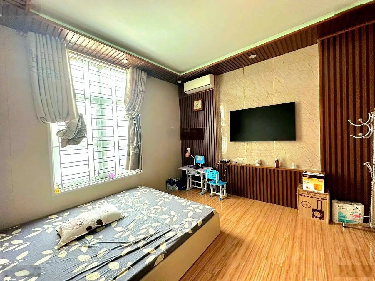 Nhà Trại Lẻ xây độc lập ô tô đỗ gần