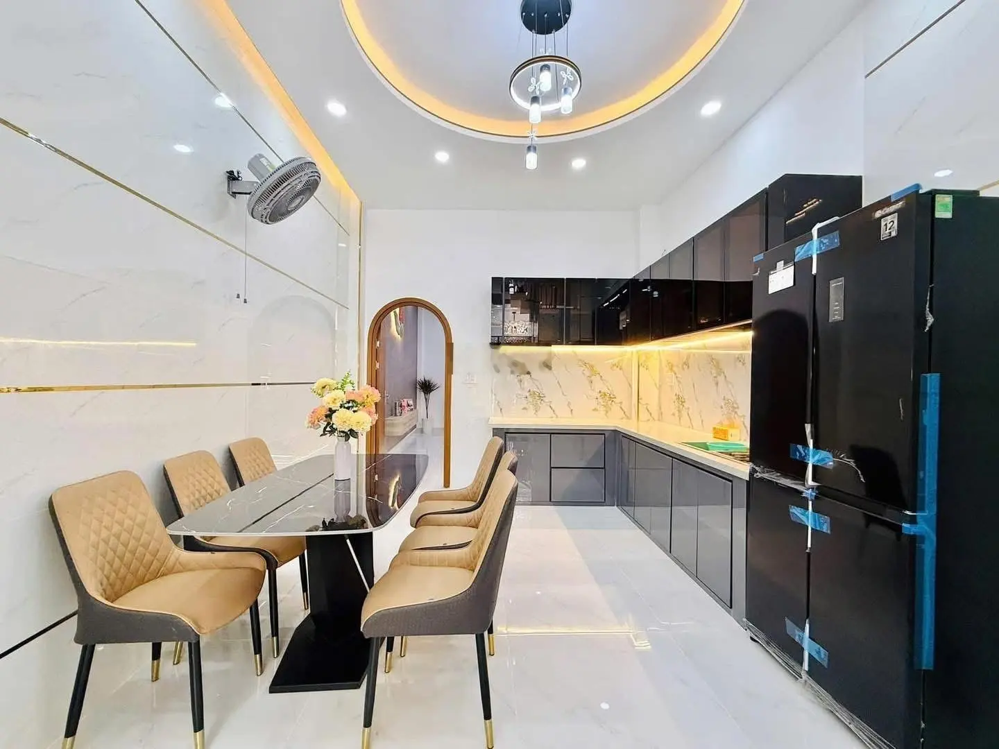 Cần bán gấp nhà đẹp tại Ni Sư Huỳnh Liên phường 10 quận Tân Bình, 73m2 SHR