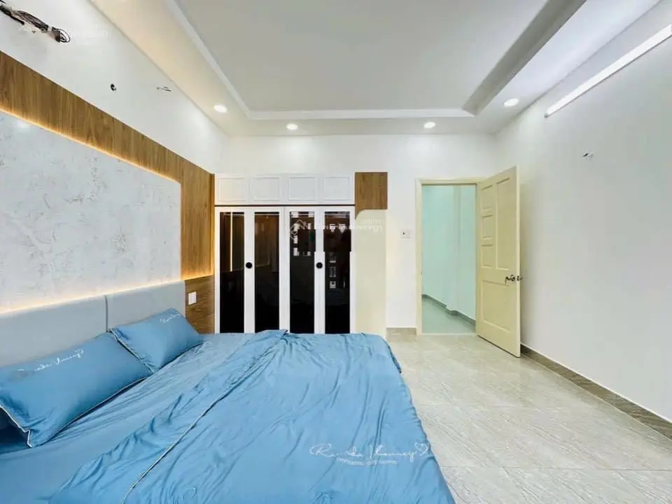 Nhà ngộp bán lỗ 300tr đường Nguyễn Văn Mại 46m2 cách sân bay 2p, giá chốt