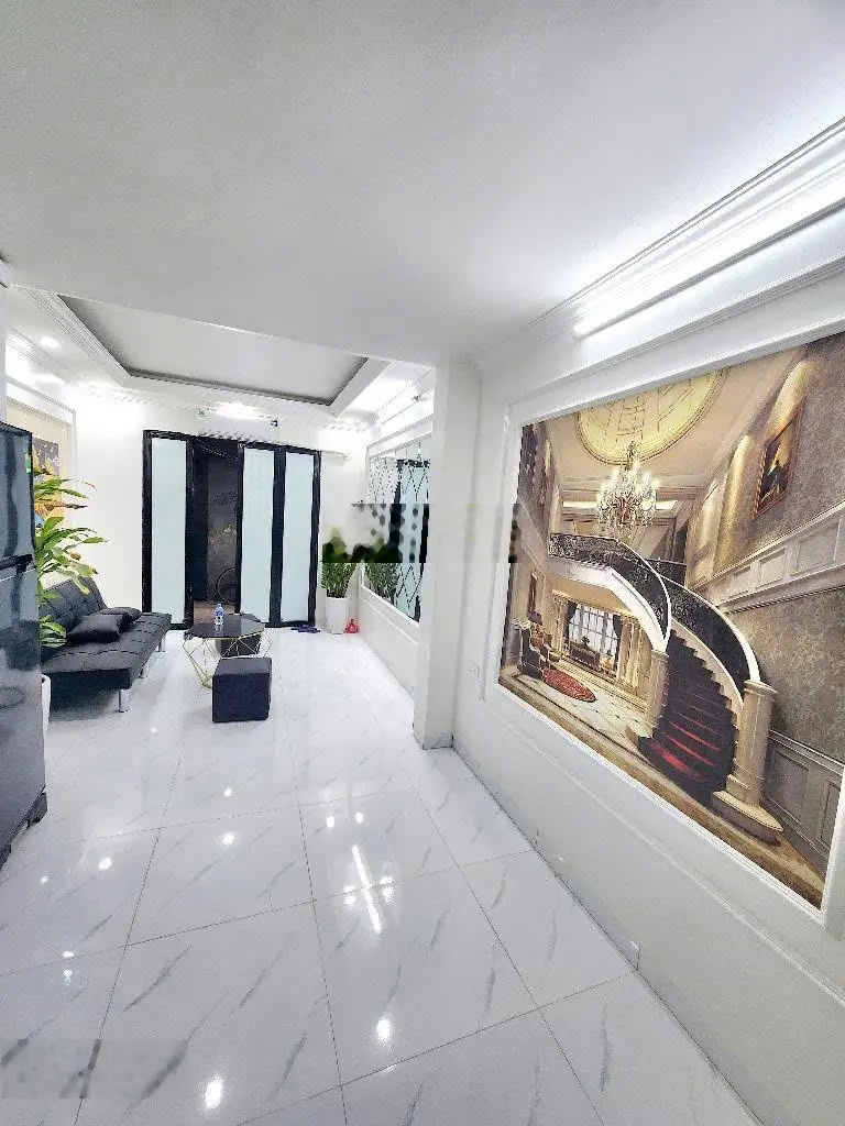 Chủ cần bán gấp nên đã giảm cả tỷ. nhà tân ấp, khách chỉ việc xách vali về ở. 30m 3 tầng