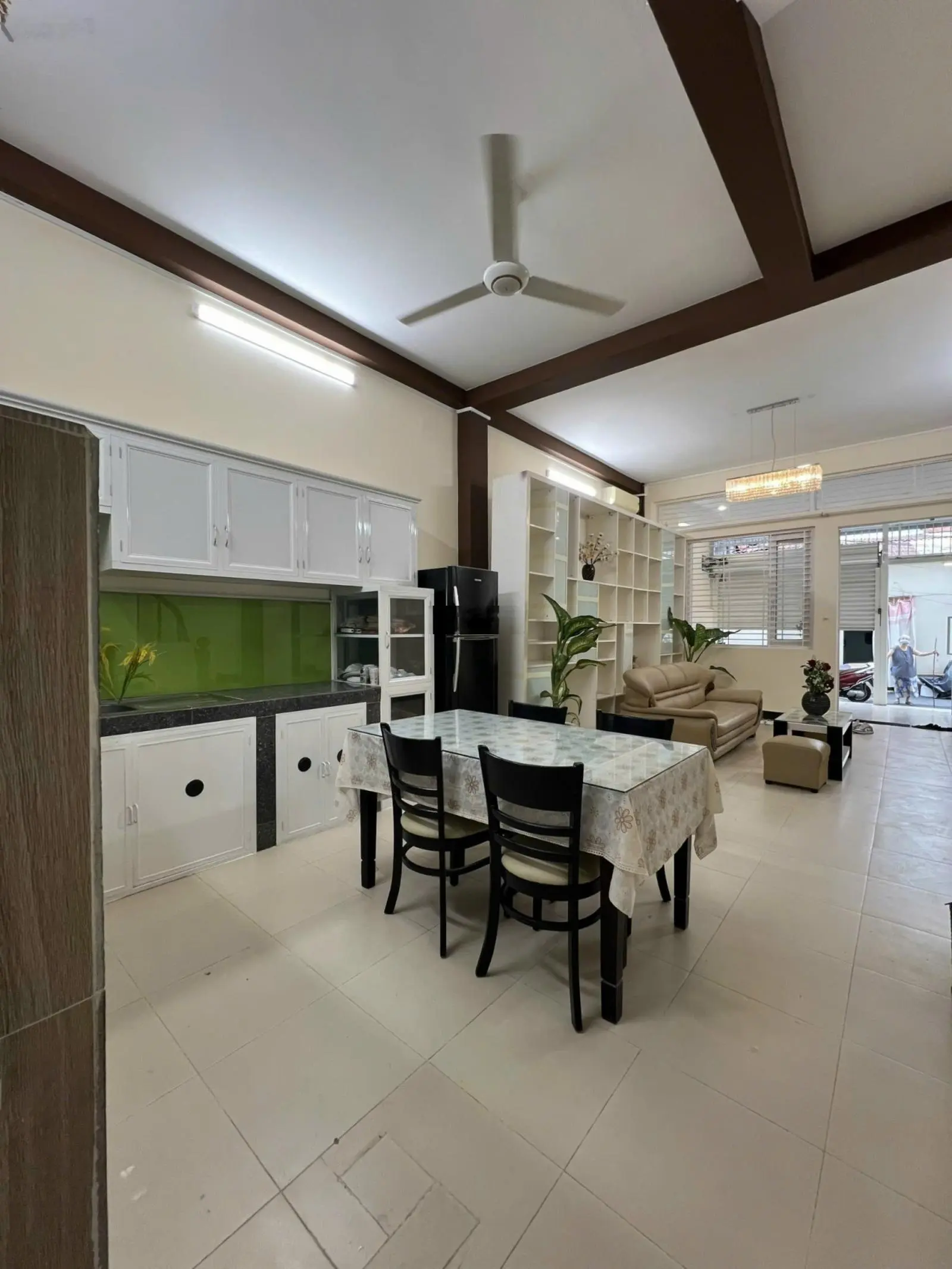 Bán nhà đẹp ,rẻ Thảo Điền, Q2, DT: 180 m2 (4x15m) giá 10,2 tỷ TL.
