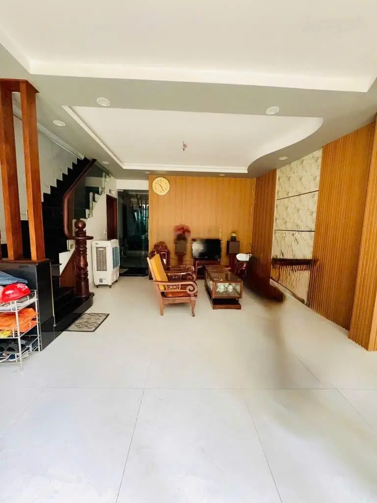 Bán nhà p10 Gò vấp 235m2 SD ngang bự 5.5m 5 tầng ô tô ngủ nhà gần ngã 5 giá chỉ 6tỷ6