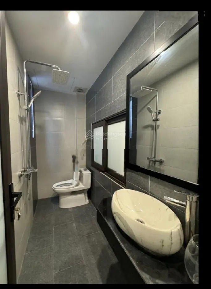 Nhà hoa hậu, giá bình dân chỉ 4.65 tỷ sở hữu nhà 4T dân xây - Việt Hưng, 45m2, nở hậu, ô tô đỗ cổng