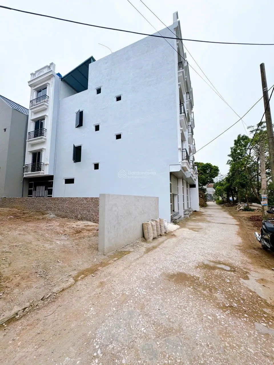 Chỉ tháng 11 giá đầu tư 3, x tỷ tại phường Biên Giang, Hà Đông, dt 35,9m2. 100m ra Quốc Lộ 6