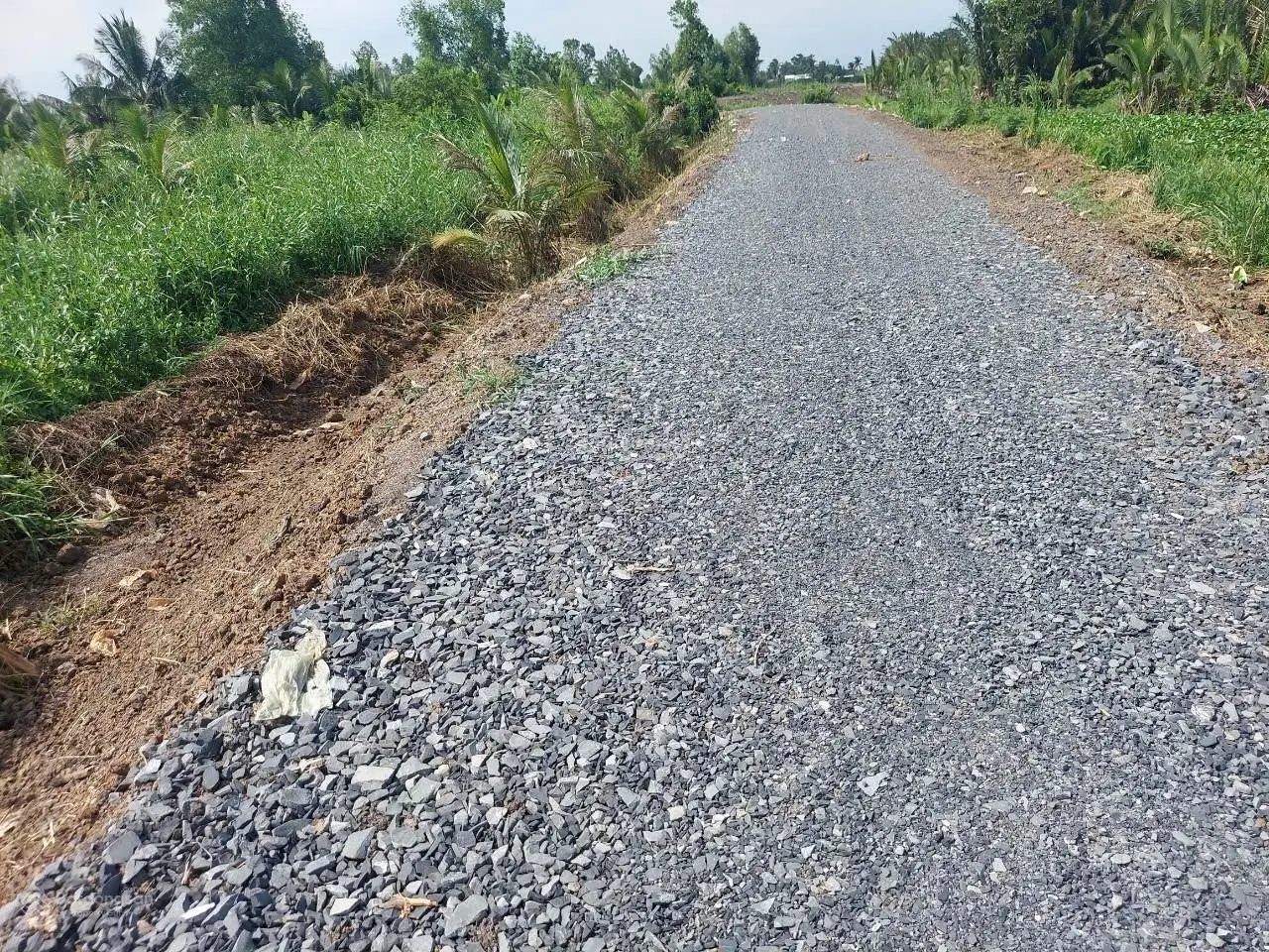 Đất vườn mặt tiền kênh nhỏ trên đất đã có nhà cấp 4 đẹp 2000m2 chỉ 1tỷ550