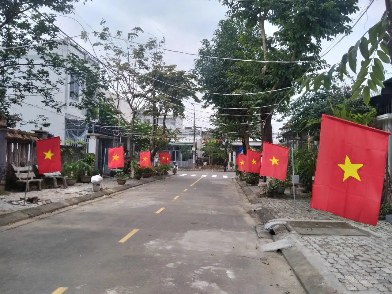 Bán lô đất 100m2 đường BÁ GIÁNG 1, (Bá Tùng 1) Ngũ Hành Sơn giá 2ty750 lô sạch LH 0942 992 ***