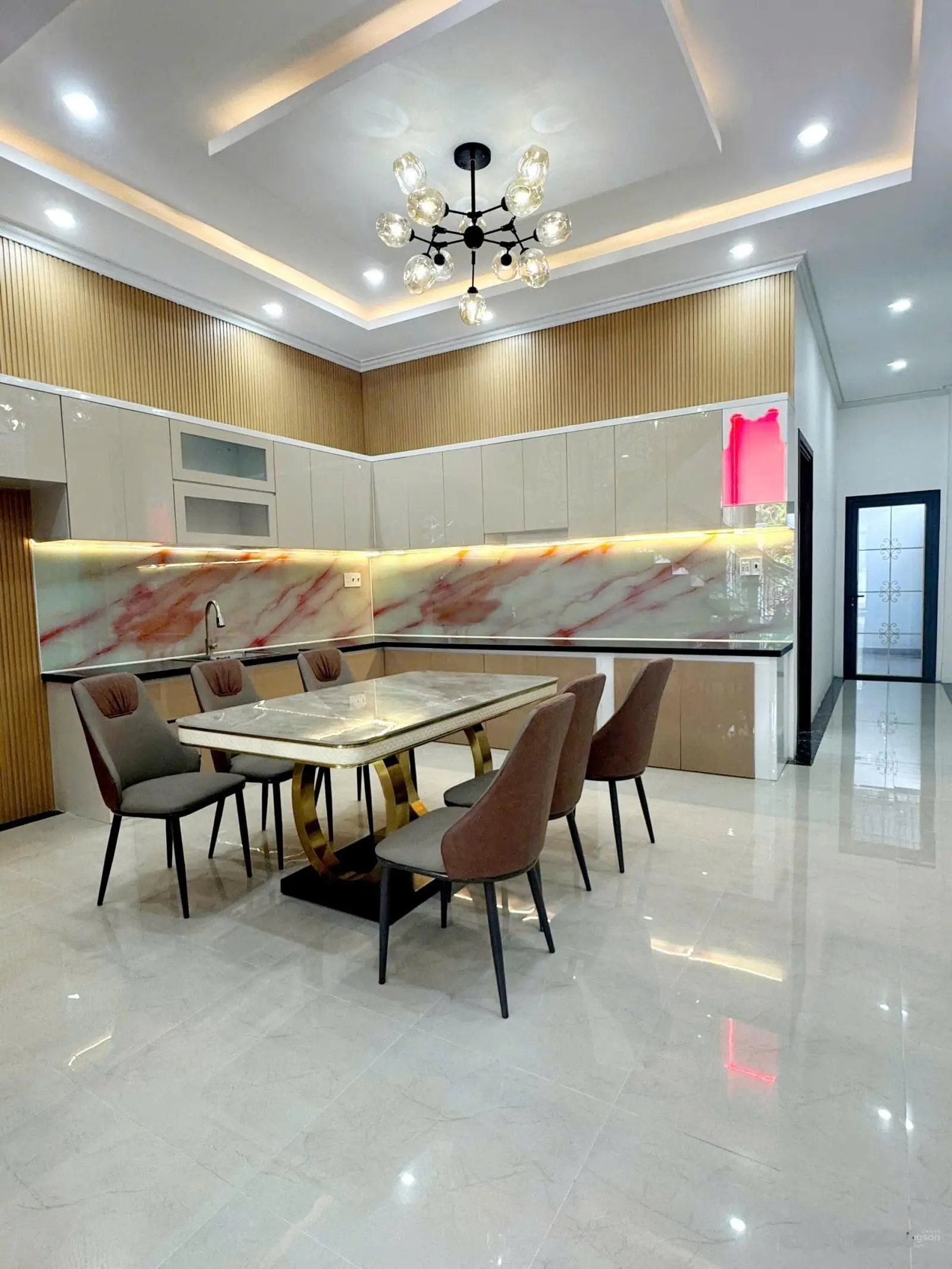 Căn nhà rộng ven thành phố hồ chí minh sổ hồng riêng, giá chỉ 2ty3