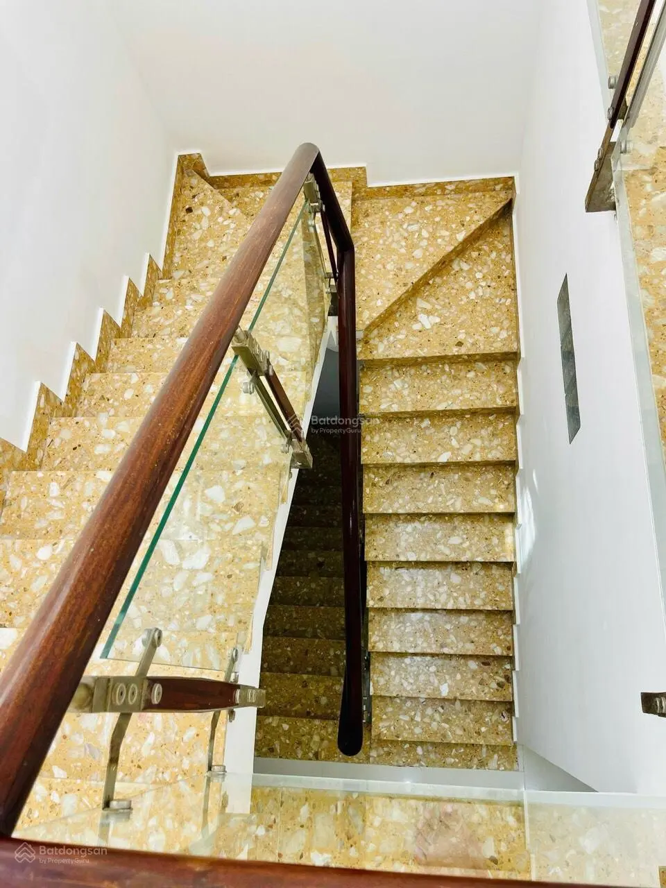 Bán nhà mặt phố vị trí vàng, thu nhập ổn định tại trung tâm quận Tân Bình, TP. HCM