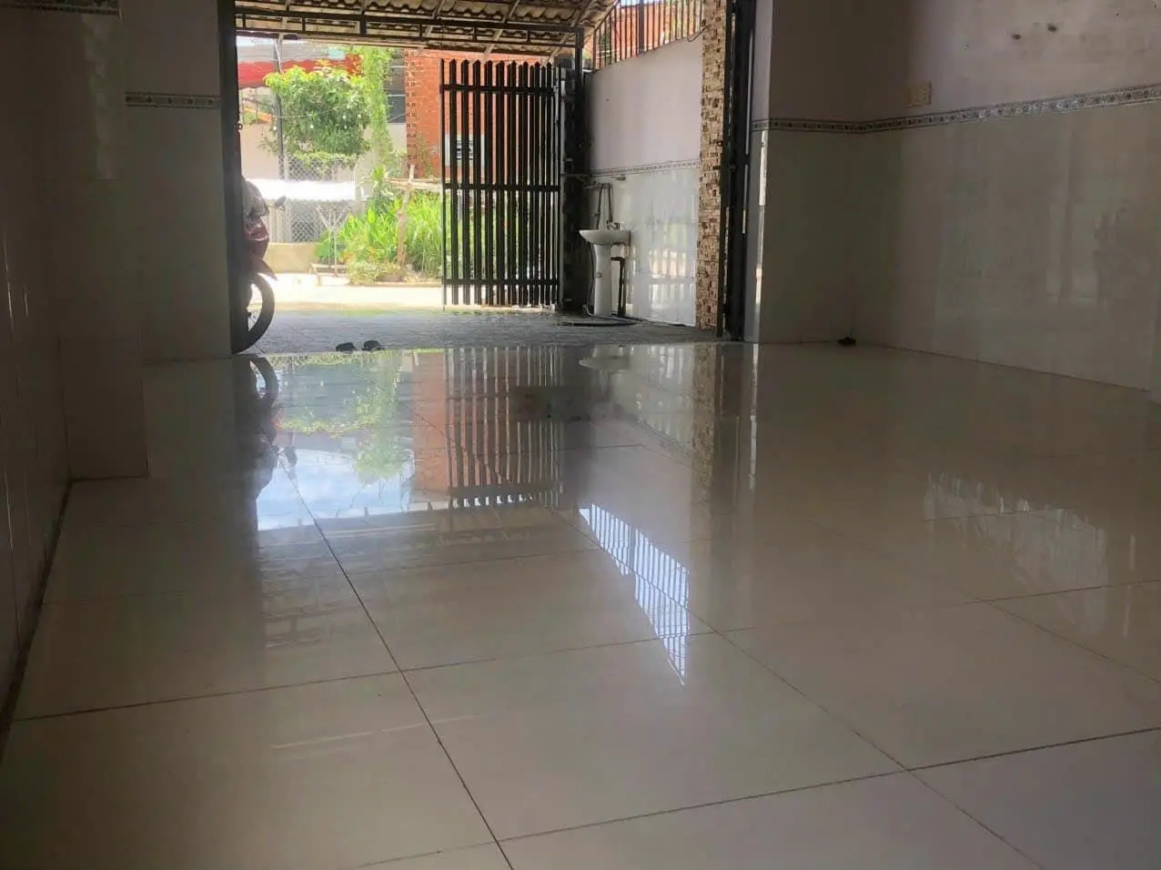 CẦN TIỀN BÁN GẤP nhà 1 Trệt 1 lầu, diện tích 113m2, giá 1 TỶ 150, Thị Trấn Trảng Bàng