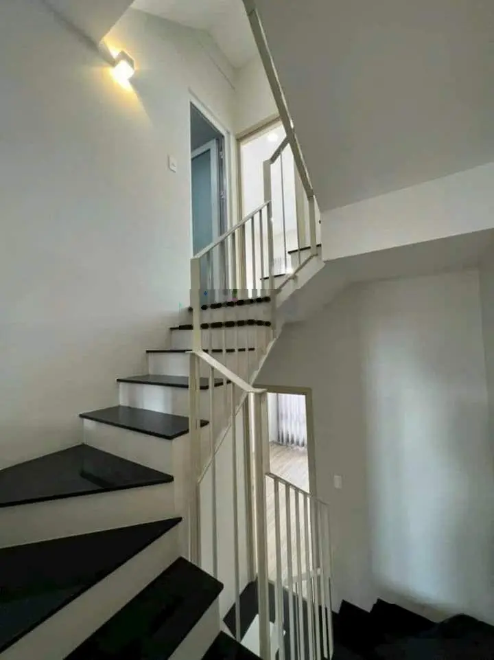 Nhà HXH Nguyễn Thượng Hiền Phường 5 Bình Thạnh, 43m2 giá 3ty7 sổ sẵn