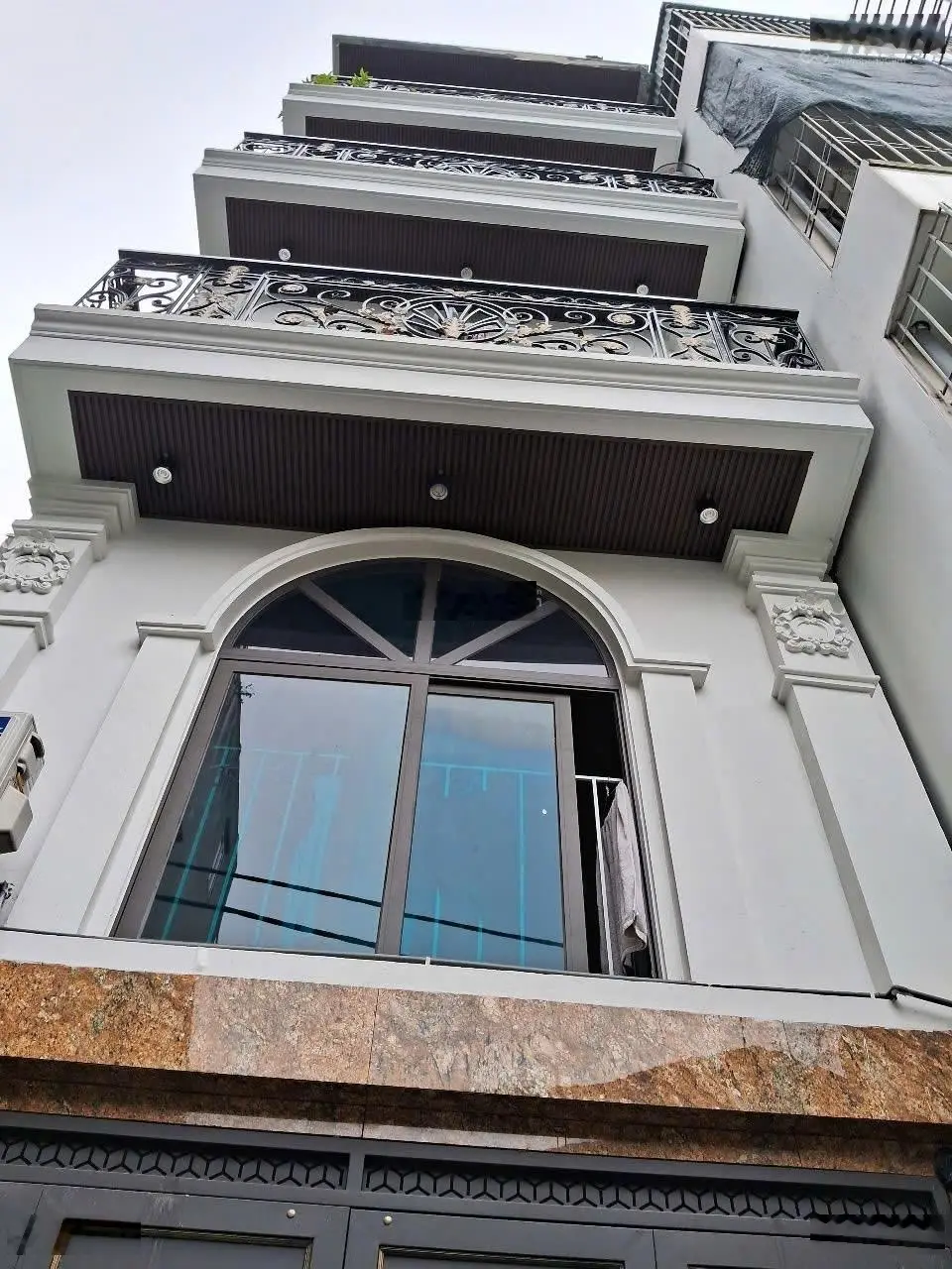 Sở hữu tòa nhà tại vị trí đắc địa đầu tư sinh lời cần bán nhà Bằng A - ô tô vào nhà, thang máy