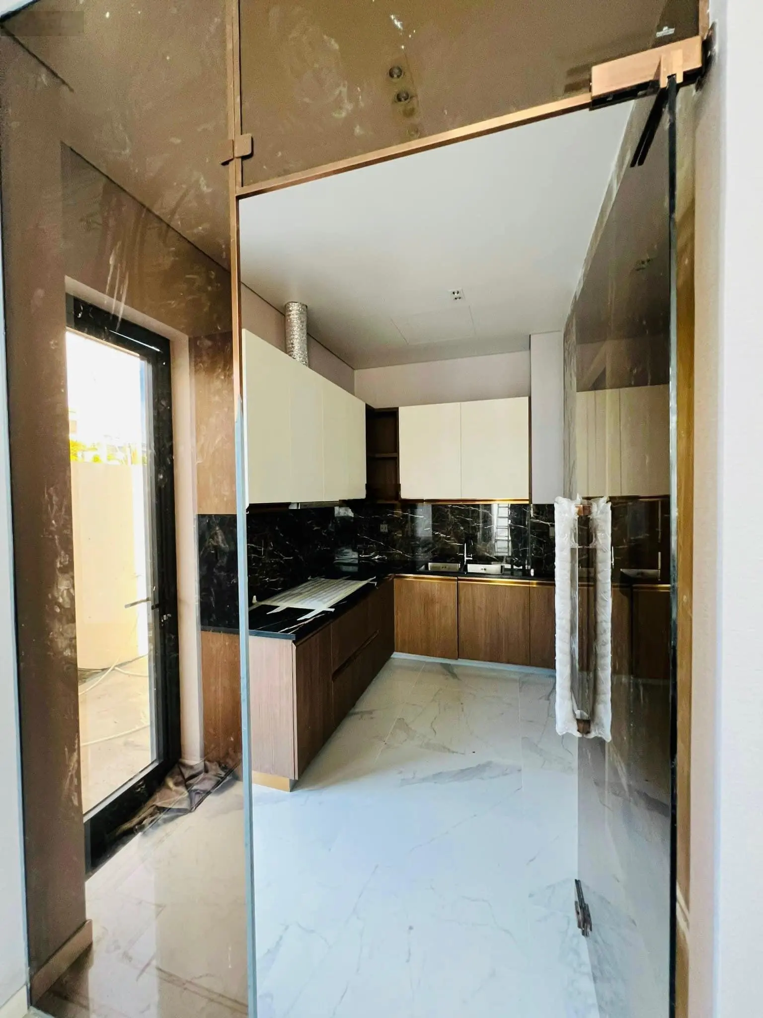 Bán biệt thự Phú Quốc cách Bãi Trường 300m - giá chỉ 24,5 tỷ - sở hữu lâu dài