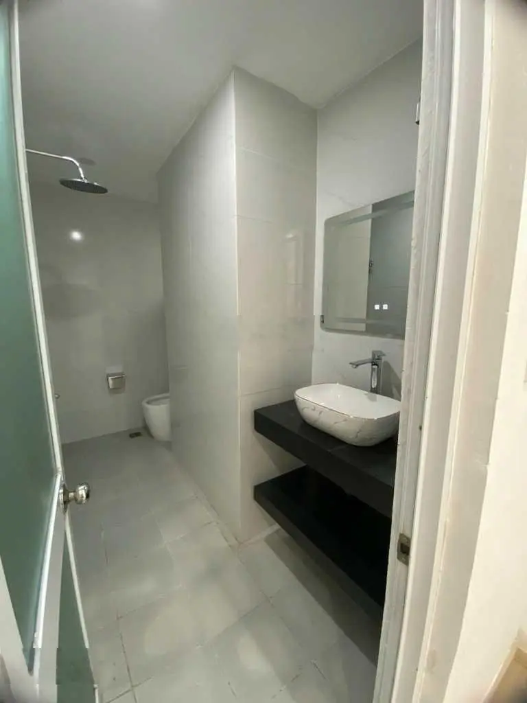 Chính chủ cần bán CHCC KĐT Thành phố Giao Lưu DT 80m2, 2PN, 2WC full nội thất giá 4 tỷ