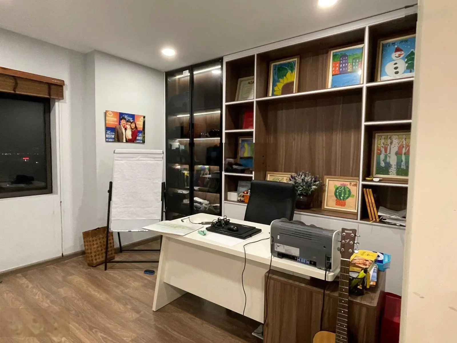 Bán nhanh căn hộ 3PN 2VS, diện tích 109m2, ban công ĐN, giá: 5.1 tỷ Le Grand Jardin Sài Đồng