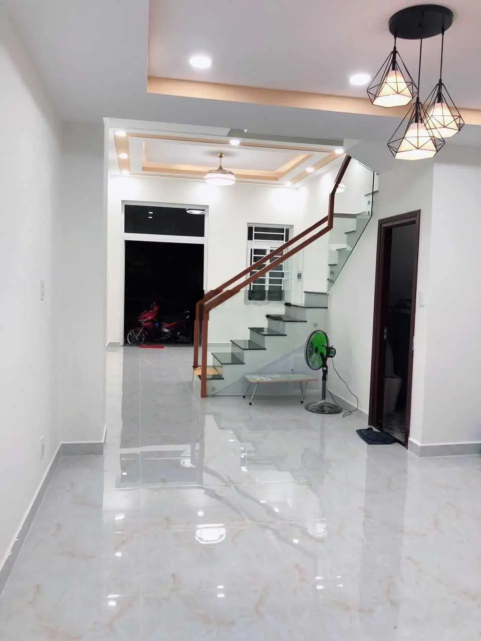 Kẹt tiền chủ cần bán gấp nhà phố đã có nội thất đẹp giá 1,650 tỷ, công chứng sổ ngay